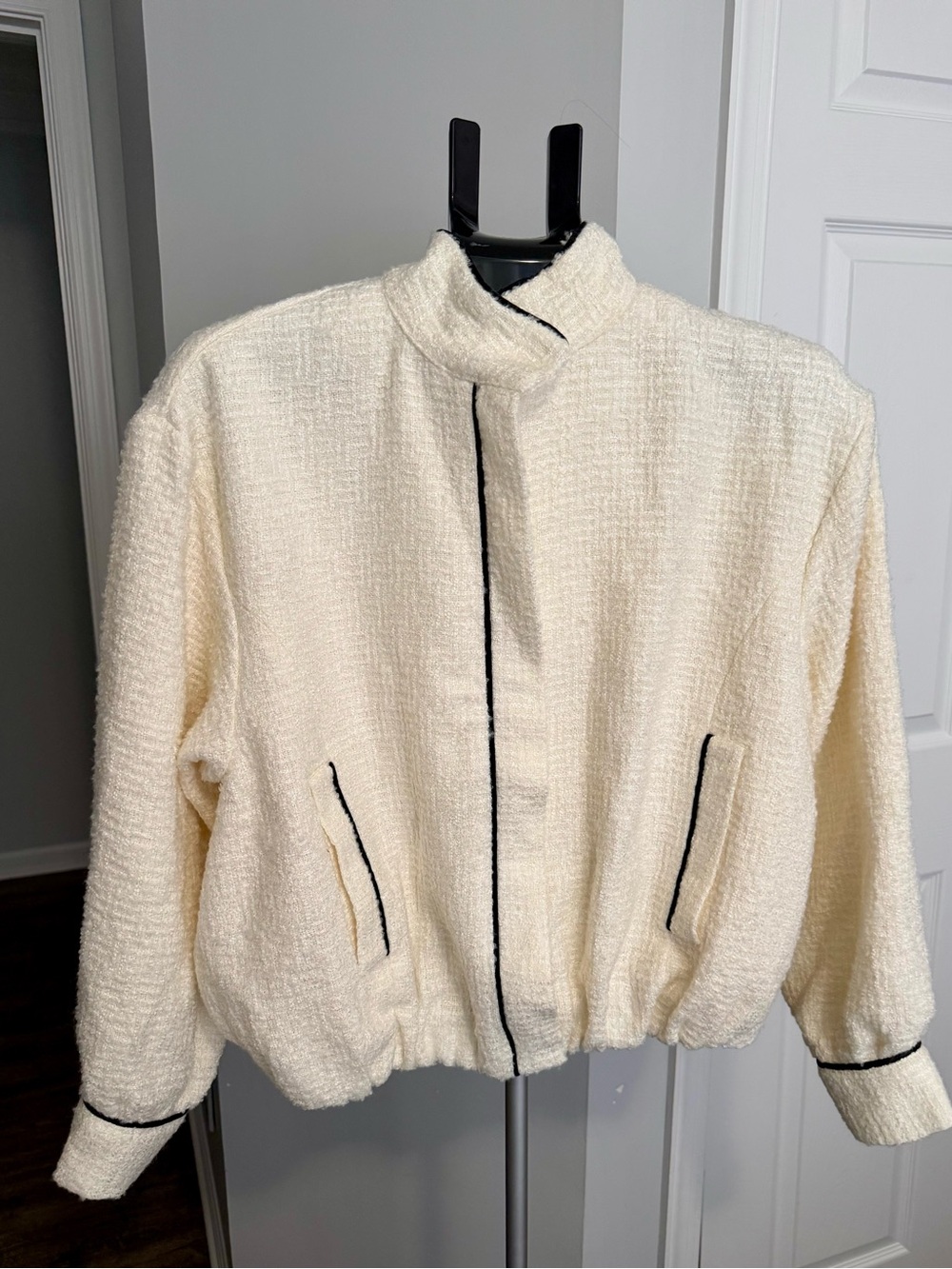 Zara Cream Bouclé Bomber Women Jacket with Black Trim SZ:M NWT